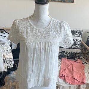 Romeo & Juliet Couture White Lace Yoke Short Sleeve Blouse